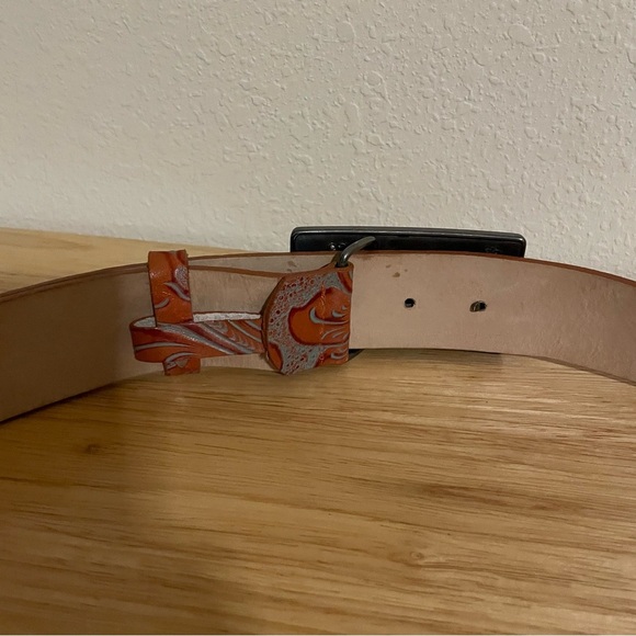 Streets Ahead Brown/Burnt Orange Leather Belt with Ornate Flower Buckle Size L